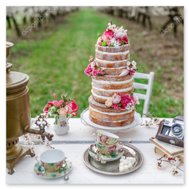 Buitenceremonie met zang in een tuinsetting